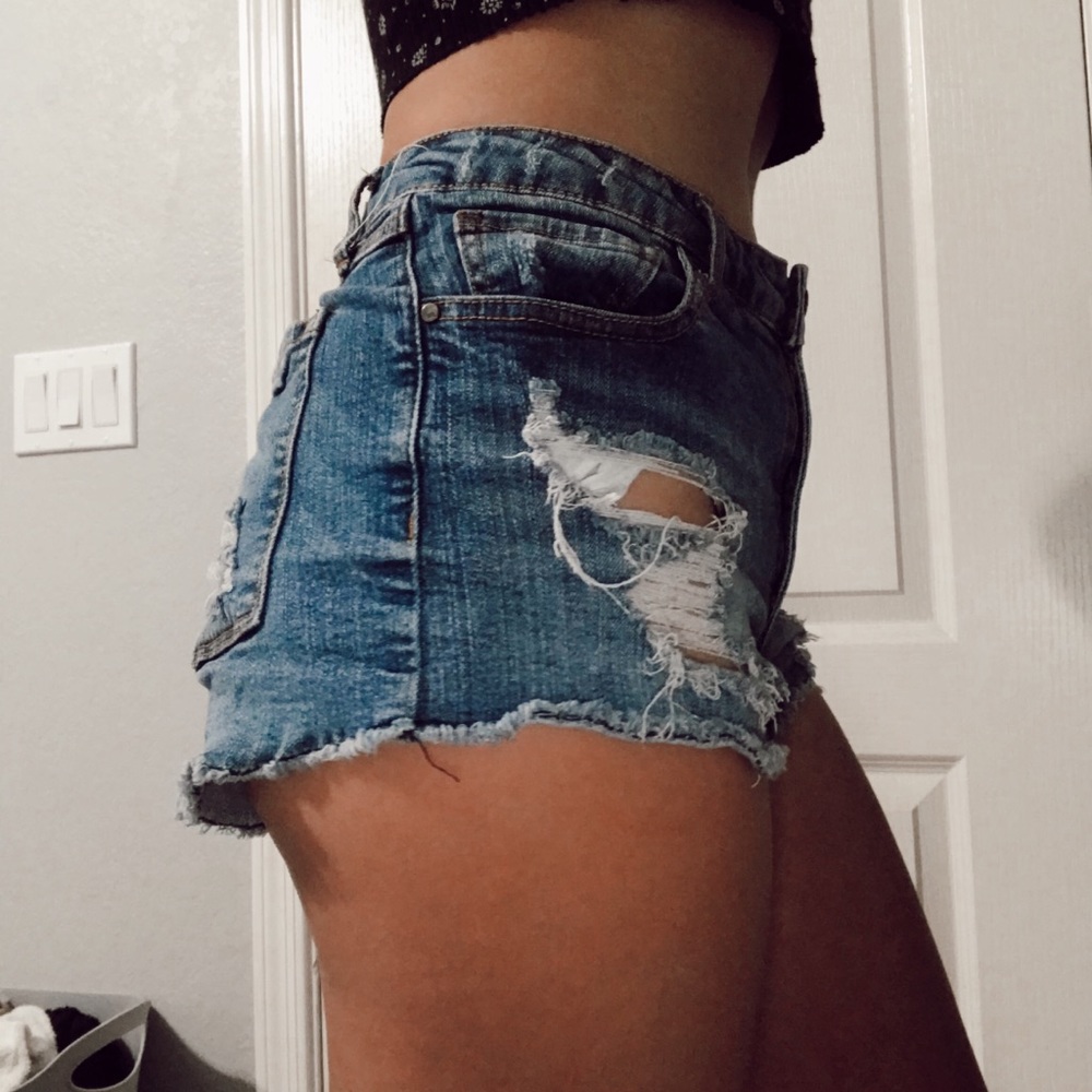shorts - Picture 2 of 3